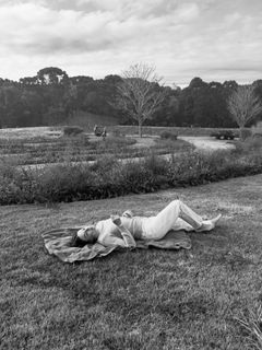 Isis Valverde feet photo thumbnail