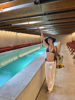 Isis Valverde feet photo thumbnail