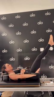 Isis Valverde feet photo thumbnail