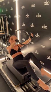 Isis Valverde feet photo thumbnail