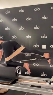 Isis Valverde feet photo thumbnail