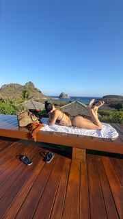 Isis Valverde feet photo 12