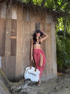 Isis Valverde feet photo 8