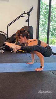 Isis Valverde feet photo 3