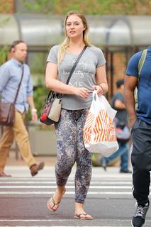 Iskra Lawrence feet photo thumbnail