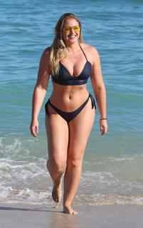 Iskra Lawrence feet photo thumbnail