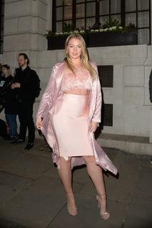 Iskra Lawrence feet photo thumbnail
