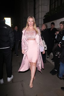 Iskra Lawrence feet photo thumbnail