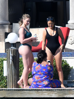 Iskra Lawrence feet photo thumbnail