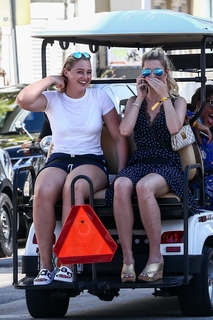 Iskra Lawrence feet photo thumbnail