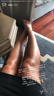 Iskra Lawrence feet photo thumbnail
