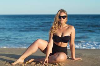 Iskra Lawrence feet photo thumbnail