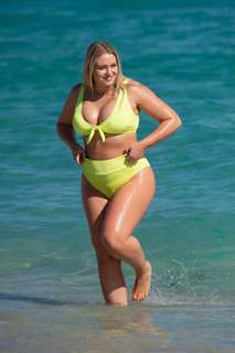 Iskra Lawrence feet photo thumbnail