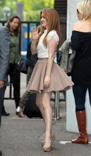 Isla Fisher feet photo thumbnail