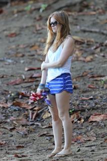 Isla Fisher feet photo thumbnail
