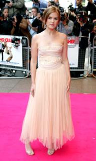 Isla Fisher feet photo thumbnail