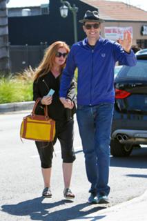 Isla Fisher feet photo thumbnail