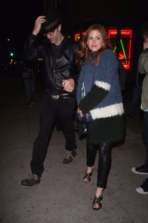 Isla Fisher feet photo thumbnail