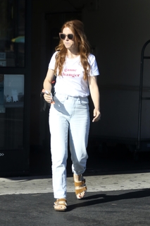 Isla Fisher feet photo thumbnail