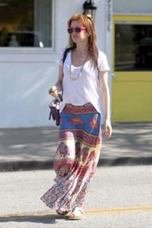 Isla Fisher feet photo thumbnail