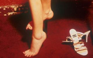 Isla Fisher feet photo thumbnail