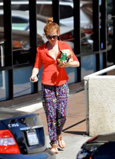Isla Fisher feet photo thumbnail