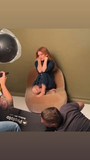 Isla Fisher feet photo thumbnail