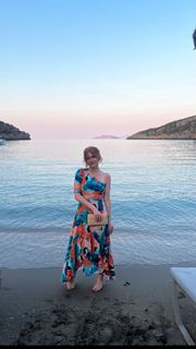 Isla Fisher feet photo thumbnail