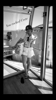 Isla Fisher feet photo thumbnail