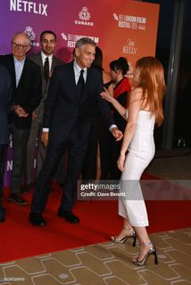 Isla Fisher feet photo thumbnail