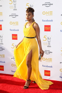 Issa Rae feet photo thumbnail