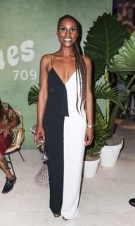 Issa Rae feet photo thumbnail