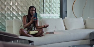 Issa Rae feet photo thumbnail