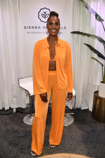 Issa Rae feet photo thumbnail