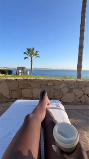 Issa Rae feet photo thumbnail