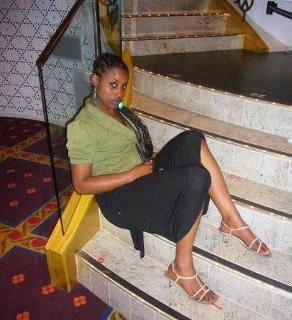 Issa Rae feet photo thumbnail