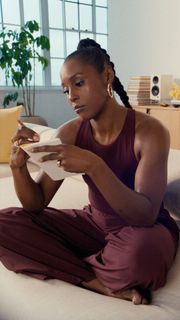 Issa Rae feet photo thumbnail