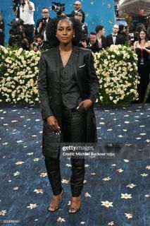 Issa Rae feet photo thumbnail