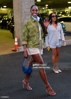 Issa Rae feet photo thumbnail