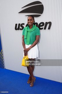 Issa Rae feet photo thumbnail
