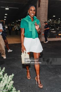 Issa Rae feet photo thumbnail