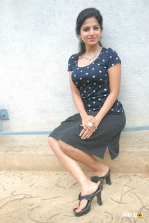 Iswarya Menon feet photo 3