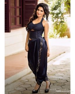 Iswarya Menon feet photo 4