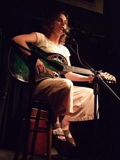 Isy Suttie feet photo 13