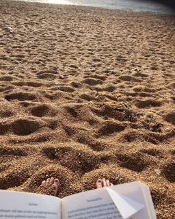 Isy Suttie feet photo 12