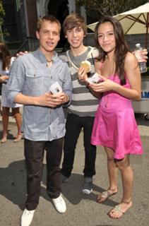 Italia Ricci feet photo thumbnail