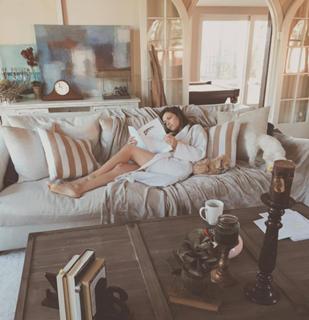 Italia Ricci feet photo thumbnail