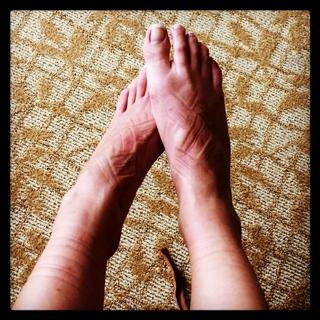 Italia Ricci feet photo thumbnail