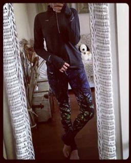 Italia Ricci feet photo thumbnail