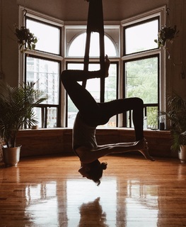 Italia Ricci feet photo thumbnail